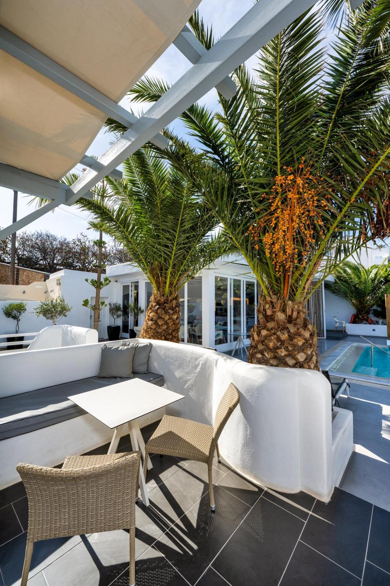 Callia Retreat Suites - Adults Only Фіра Екстер'єр фото